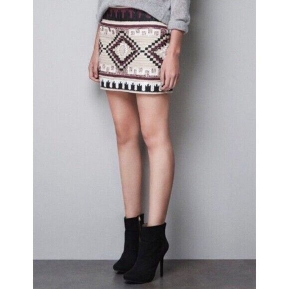 Zara Dresses & Skirts - Zara Trafaluc Embellished Mini Skirt Beige/Burgundy Black Geometric Design Cotto